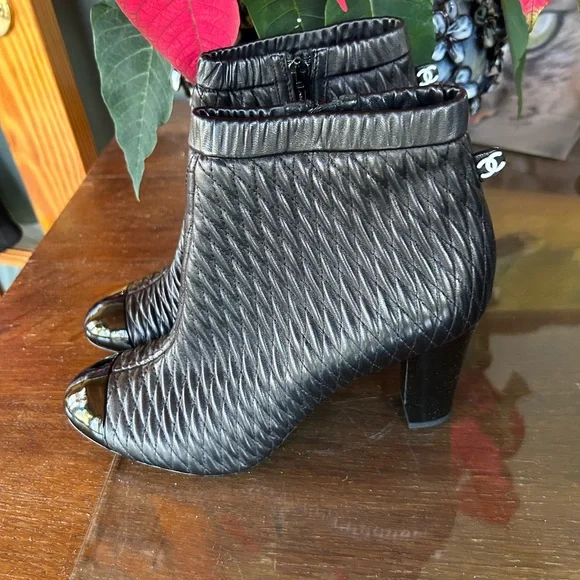 Chanel Leather Patent Boots EU 40 - Picture 3 of 5